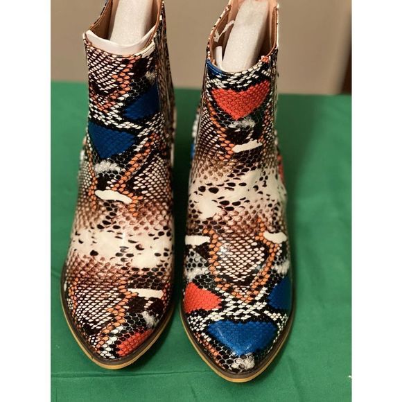 Chase + Chloe Lolo-1 Western ankle boots size 6.5 - Picture 2 of 11